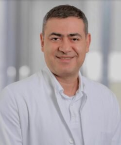 الدكتور فورد شيخ بكر: طبيب نسائي عربي متخصص في كولن Frechen