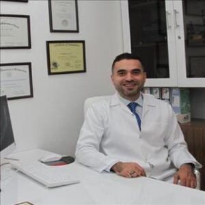 د. فايز عيسى – طبيب أسنان عربي يقدم رعاية متكاملة بالقرب من فرانكفورت
