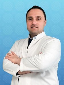 د. سردار مصطفى في دورتموند - طبيب عام عربي وخدمات الرعاية الطبية