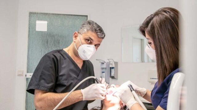 د. مظفر الراوي – خبير الرعاية الفموية العربي في هامبورغ Horn